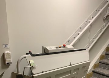 Delta - straight inclined platform lift - folded at bottom